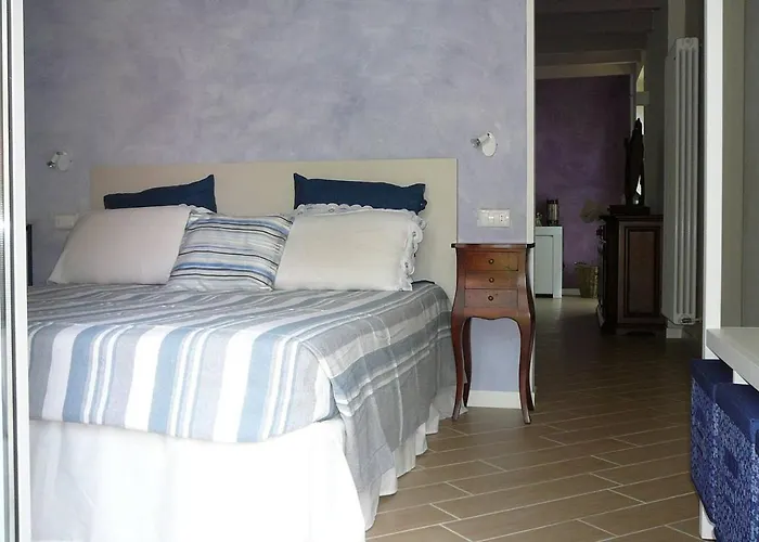 Charming 1-bed In Casa vacanze CastellʼArquato